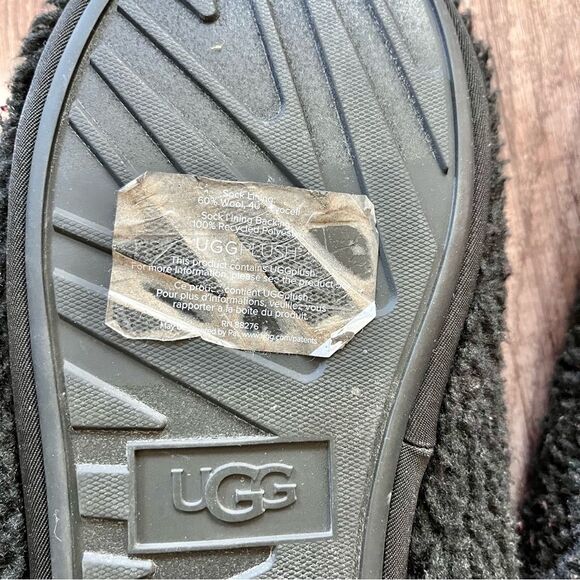 UGG Black Cozy Slippers Plush Slip-On size 9 - Picture 5 of 5